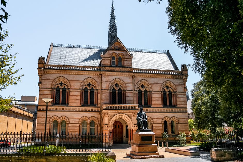 Universitas di Adelaide vs Canberra: Perbandingan Kualitas Pendidikan untuk Pelajar Indonesia 2026