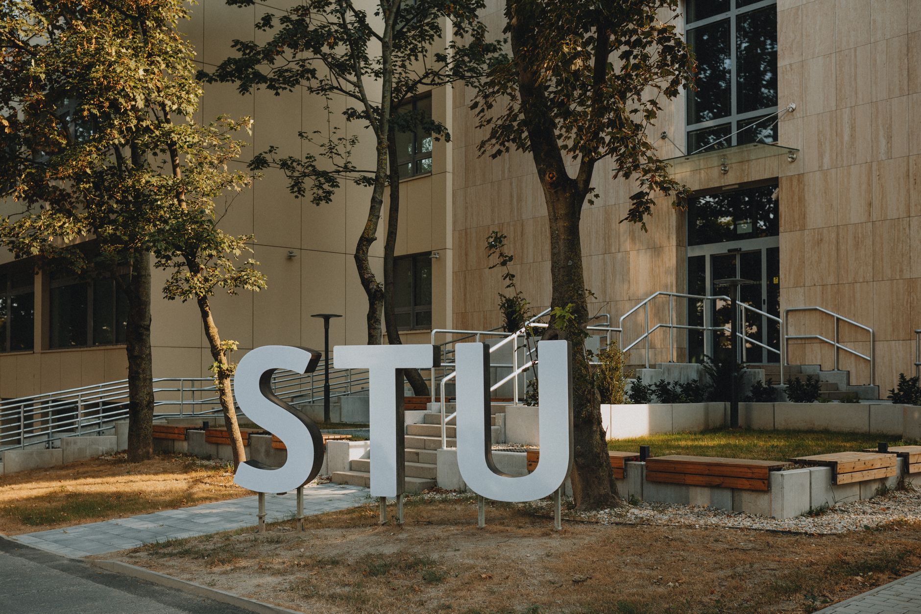 Monash Juris Doctor: 3-Year Pathway, LSAT Cut-Offs, and Admission to Legal Practice in Australia (2026 Entry)
